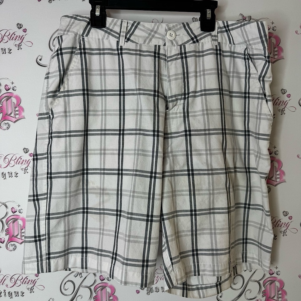 Body glove shorts Plaid White Gray Shorts pockets on back cargo